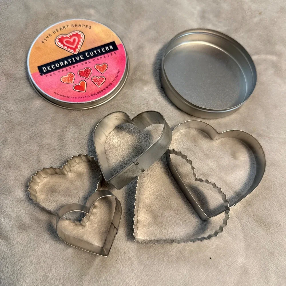 Classic‎ Williams-Sonoma Heart Cookie Cutters Set of 5 w Tin Valentines Day